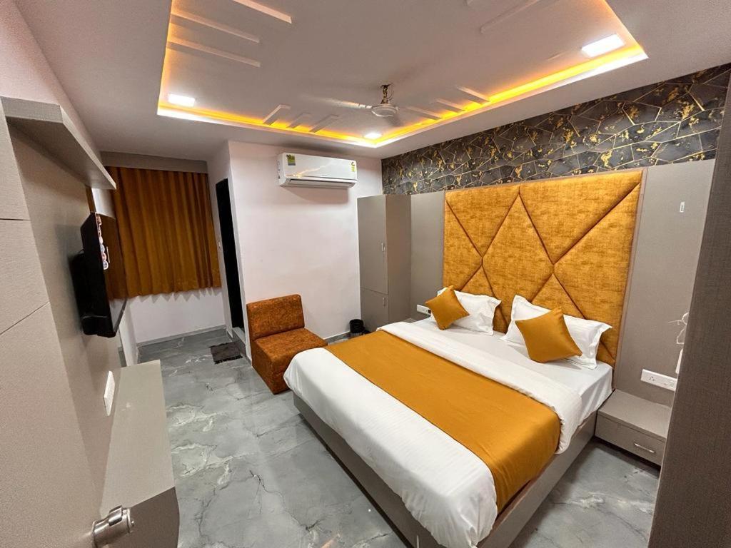 Hotel Kingdom Gandhinagar Exterior photo